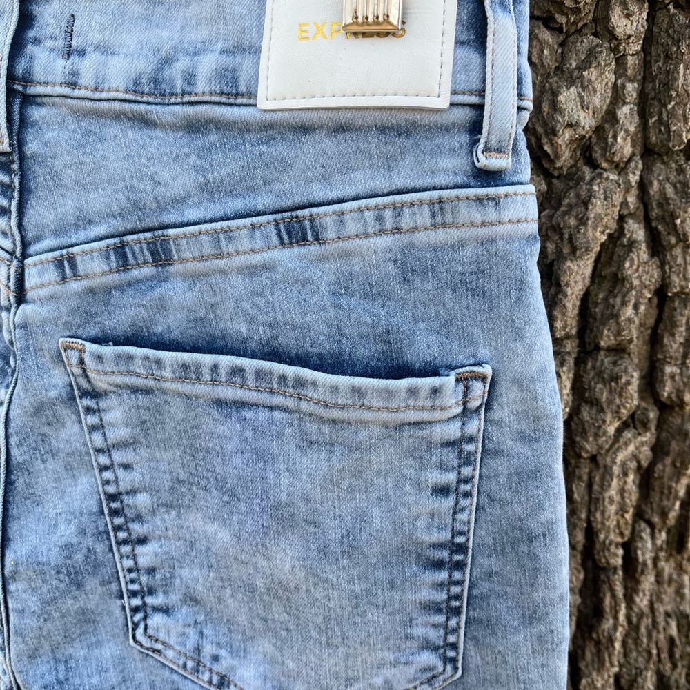 ⭐️Express Bleached Skinny Jeans in size 4
